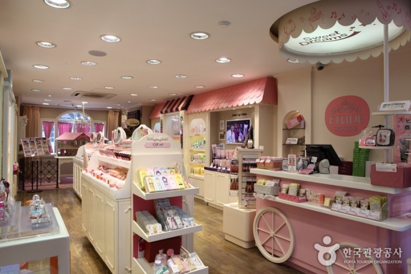 ETUDE HOUSE (明洞1号店)