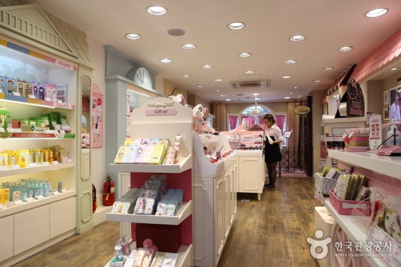 ETUDE HOUSE (明洞1号店)