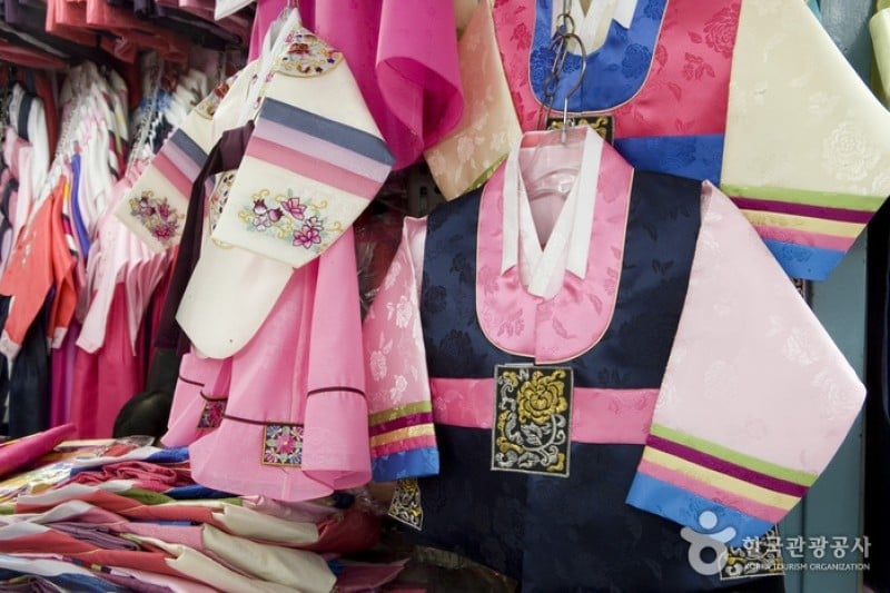东大门综合市场韩服商街