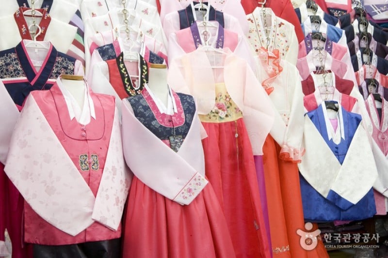 东大门综合市场韩服商街