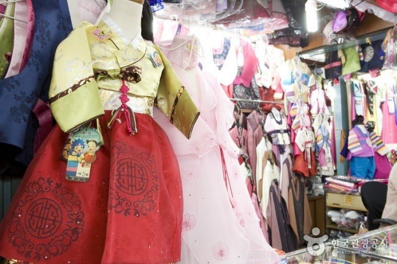 东大门综合市场韩服商街