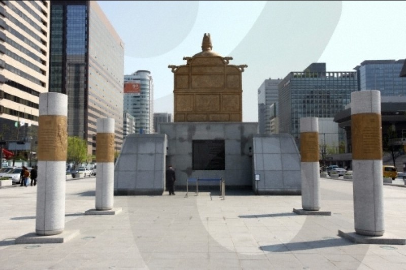 世宗大王铜像(세종대왕 동상)
