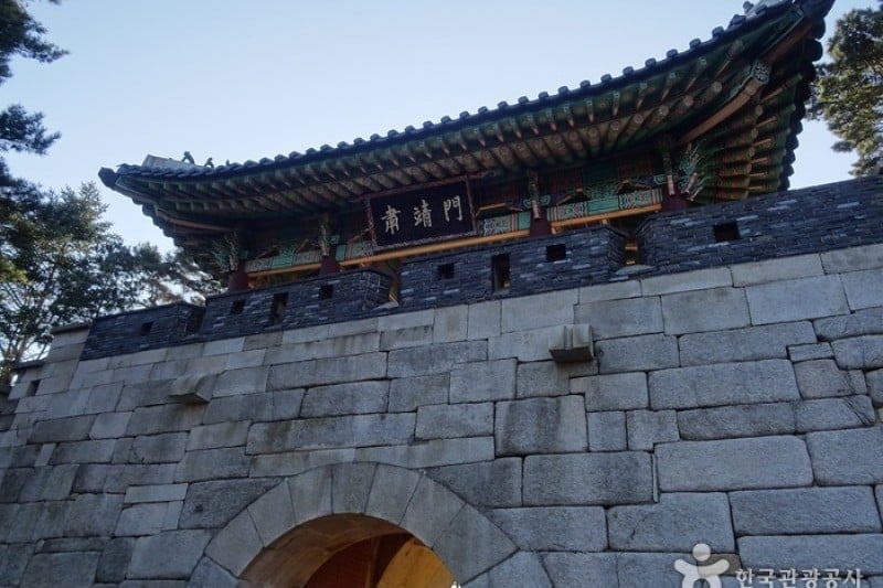 北岳山肃靖门