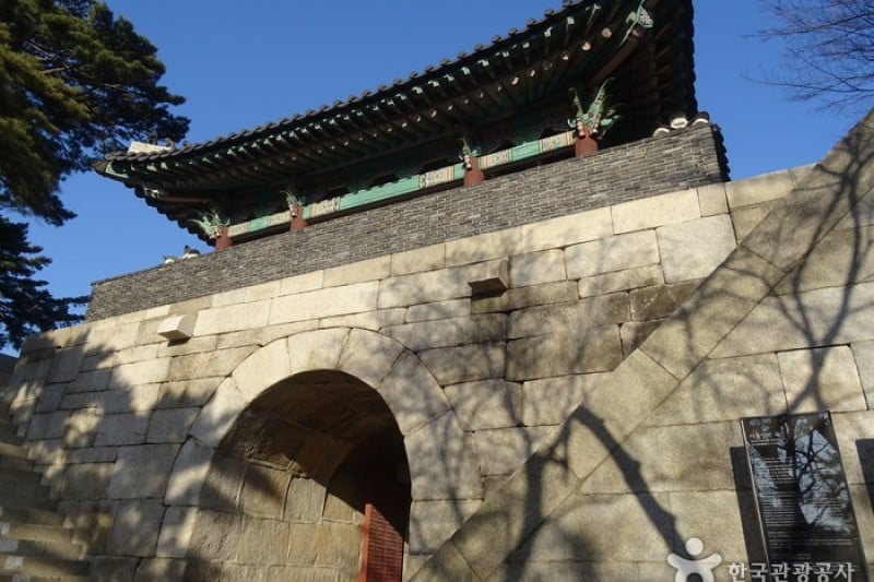 北岳山肃靖门