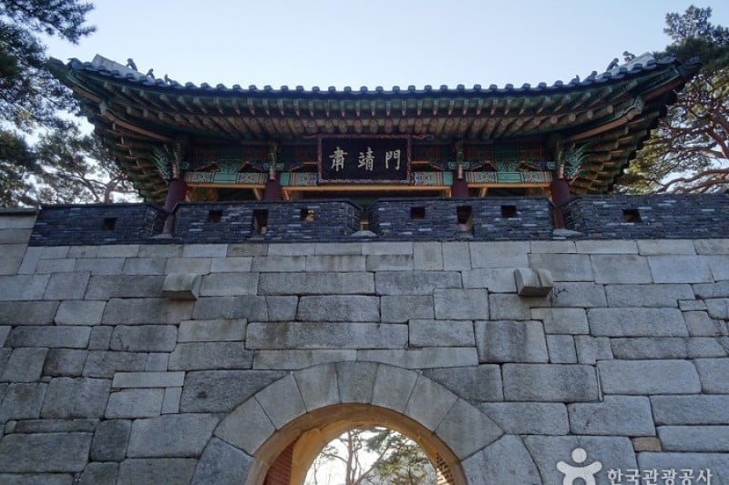 北岳山肃靖门