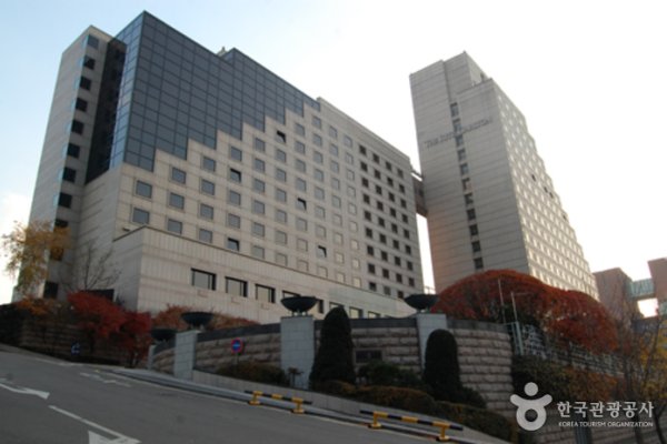 首尔里次卡尔顿酒店(Hotel Ritzcarlton Seoul)