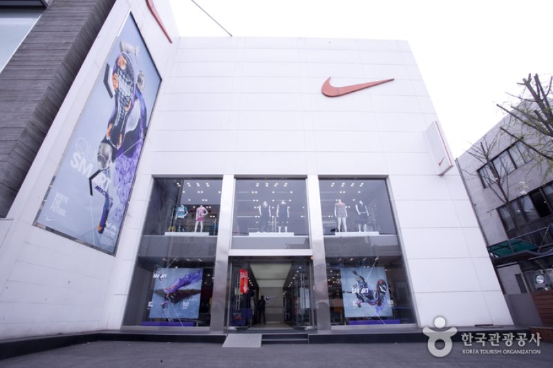 耐克 NIKE