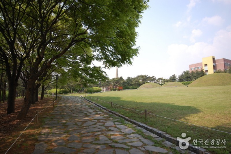 首尔芳夷洞古坟群