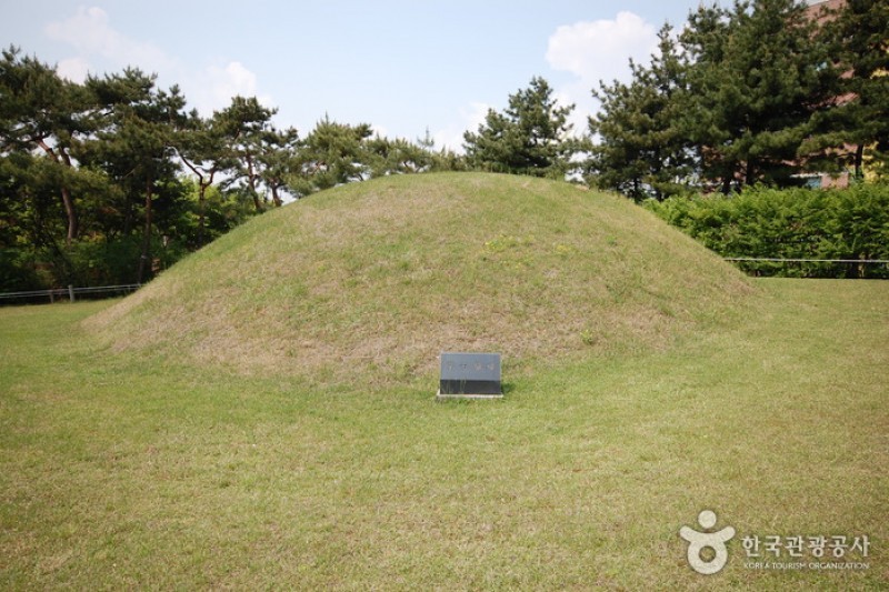 首尔芳夷洞古坟群