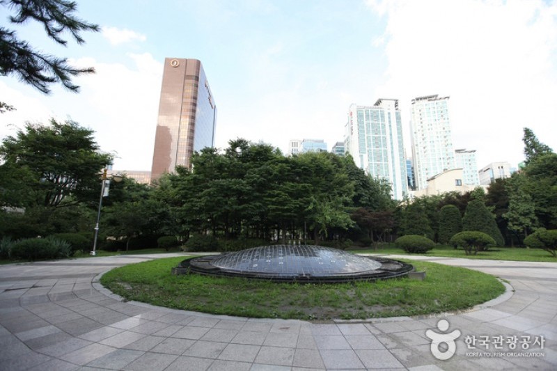 西小门近邻公园(서소문근린공원)