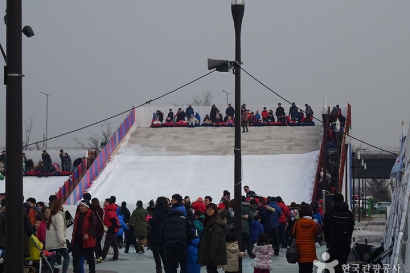 汝矣岛汉江公园雪橇场