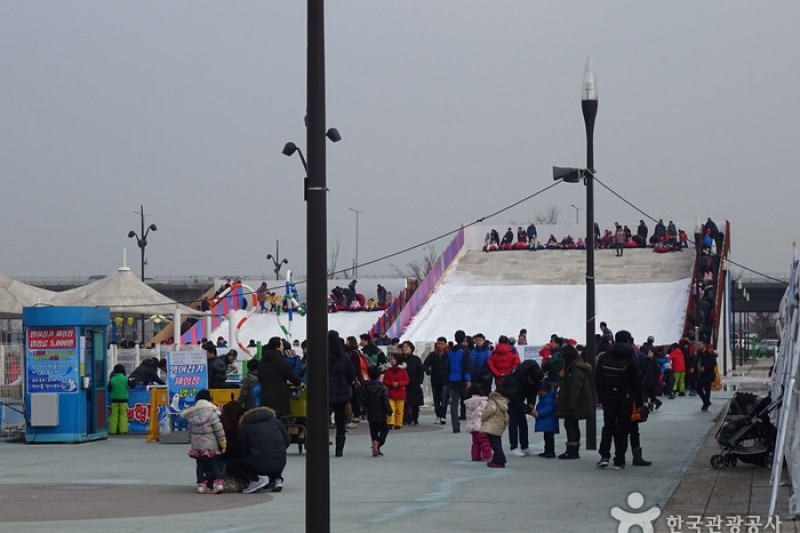 汝矣岛汉江公园雪橇场