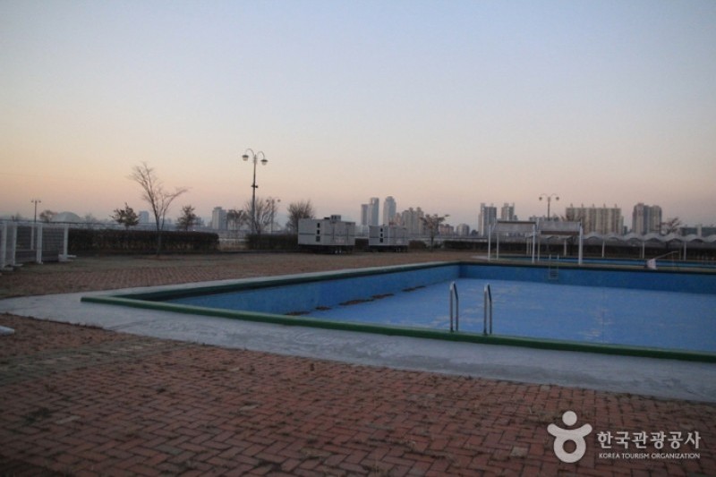汉江市民公园蚕室游泳场
