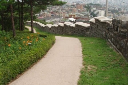 茶山城郭路艺术集市