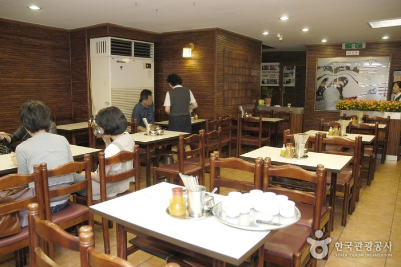 明洞咸兴面屋