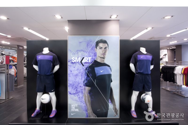 耐克 NIKE