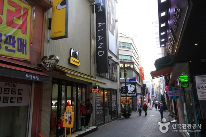 A LAND 明洞本店에이랜드 (ÅLAND) 명동본점 (2/4)