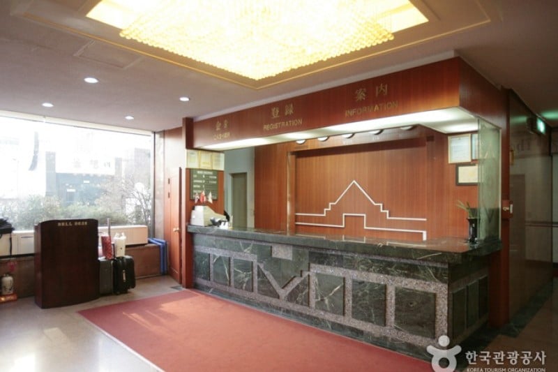 布朗观光酒店