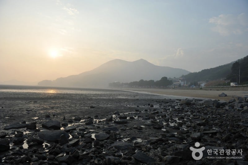 江华东幕海水浴场강화 동막해변 (2/12)