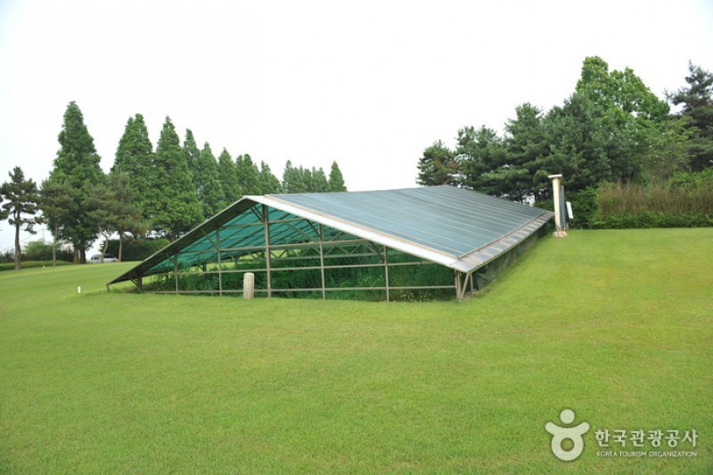 仁川景西洞绿靑瓷窑址 (2/4)