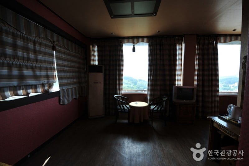 瑟堡酒店