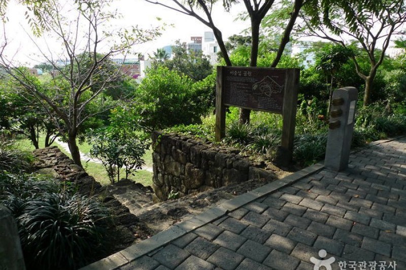 李仲燮美术馆