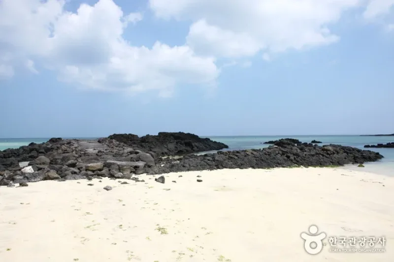 金宁海水浴场<br />김녕성세기해변 (김녕해수욕장) (14/20)