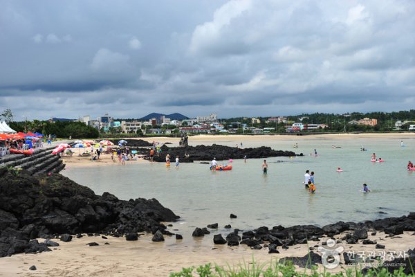 表善海水浴场
