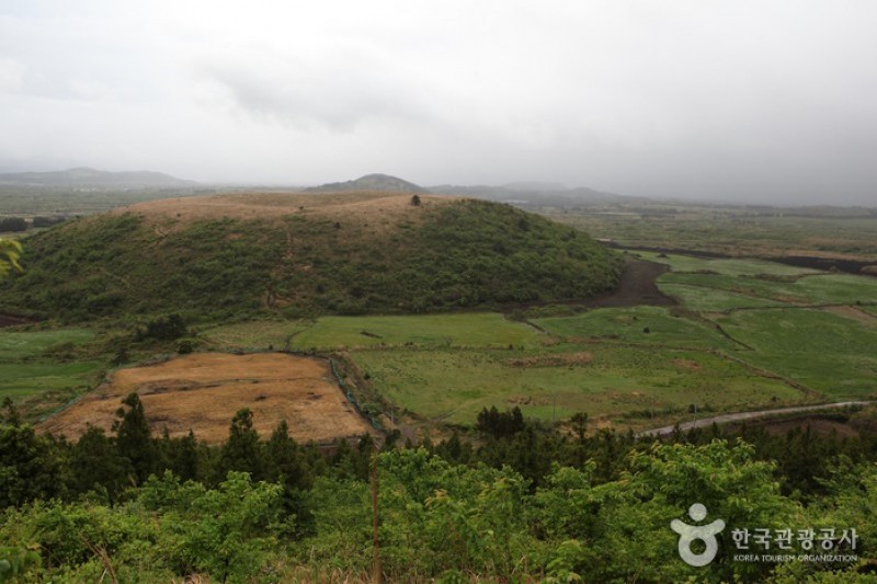 月郎峰