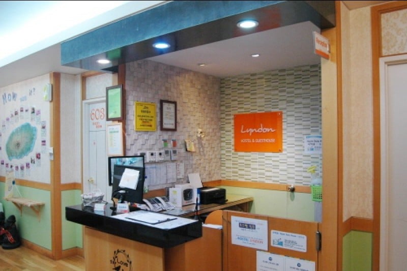 Lyndon酒店（旧艺霞宾馆）[优秀住宿设施]호스텔 린든