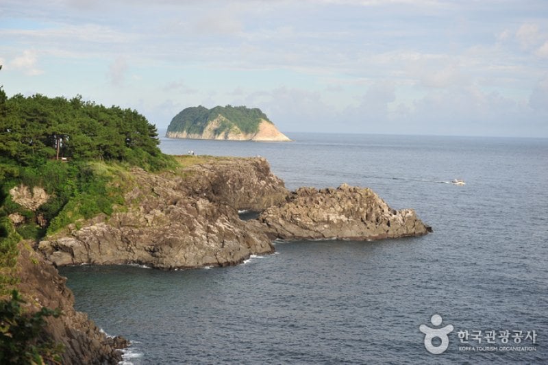 三梅峰