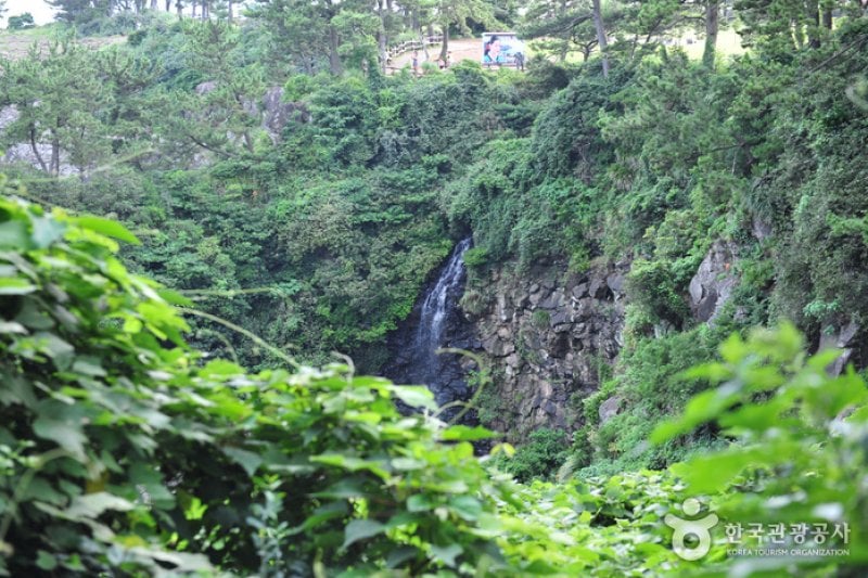 三梅峰
