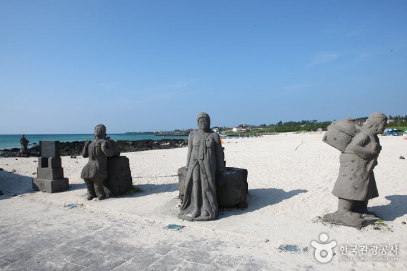 郭支Gwamul海边(곽지과물해변) (1/19)