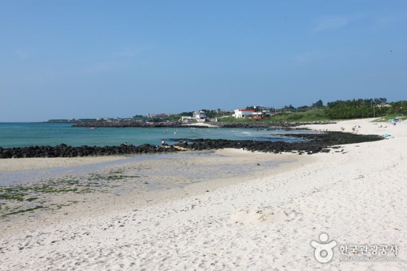 郭支Gwamul海边(곽지과물해변) (10/19)