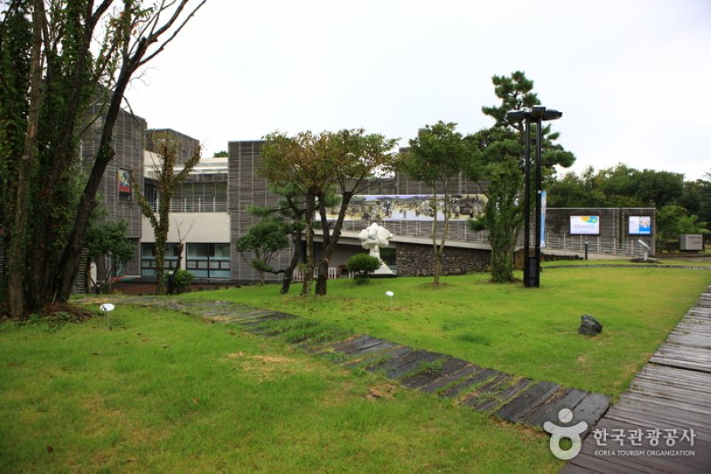 济州现代美术馆(제주현대미술관) (16/20)