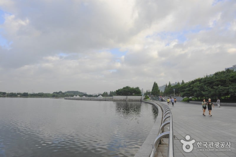 一山湖水公园