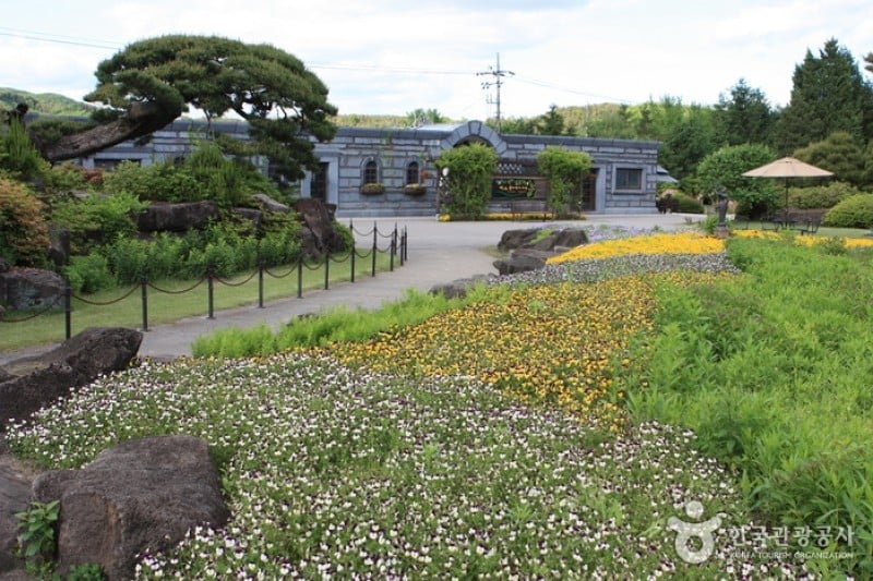碧草池文化树木园