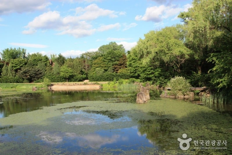 碧草池文化树木园