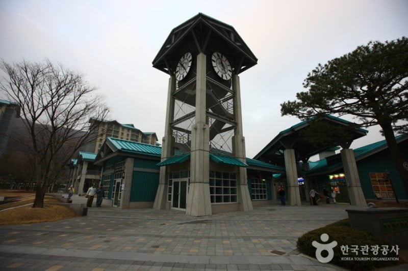 昆池岩度假村
