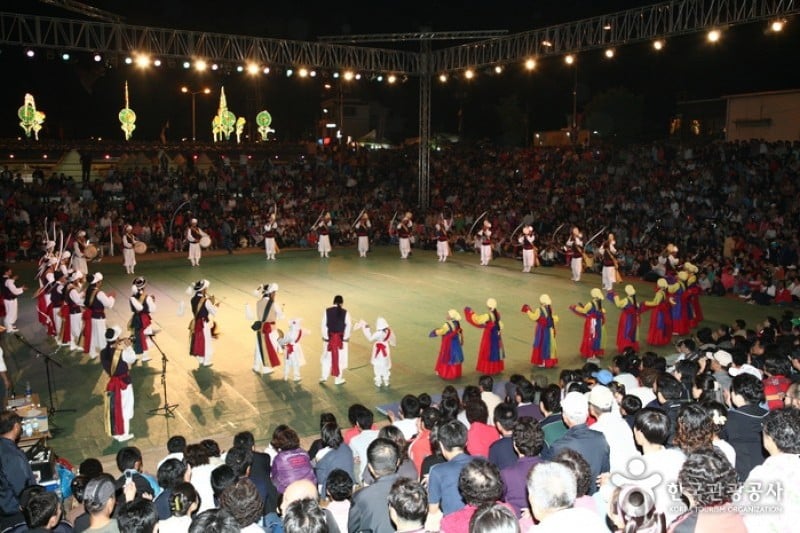 巴吾德儿安城男寺党常设公演