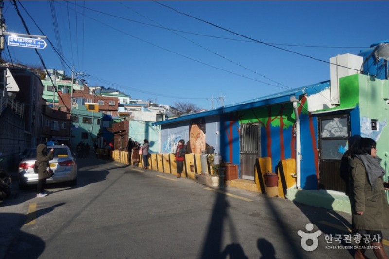 釜山甘川文化村부산 감천문화마을 (2/16)