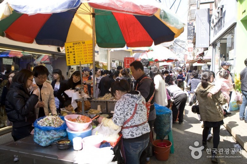 光复洞美食街