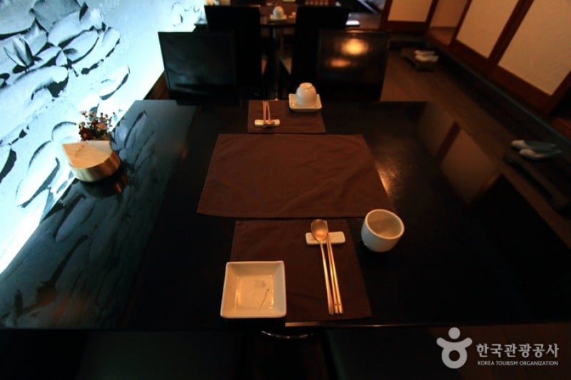 Yeyije 韩定食 (1/12)