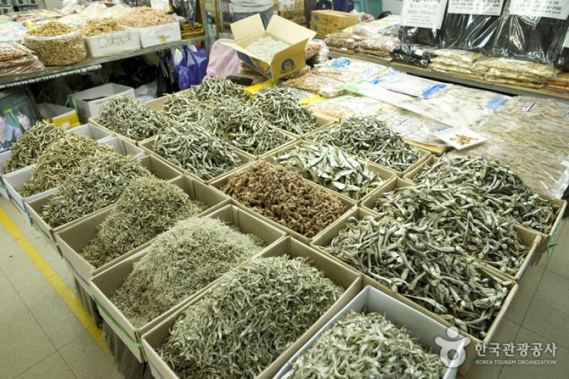 札嘎其市场干鱼部