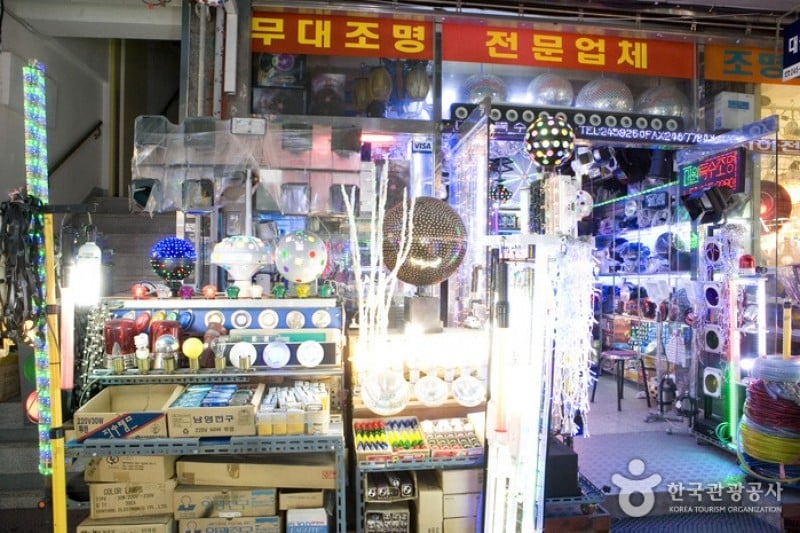 国际市场照明街