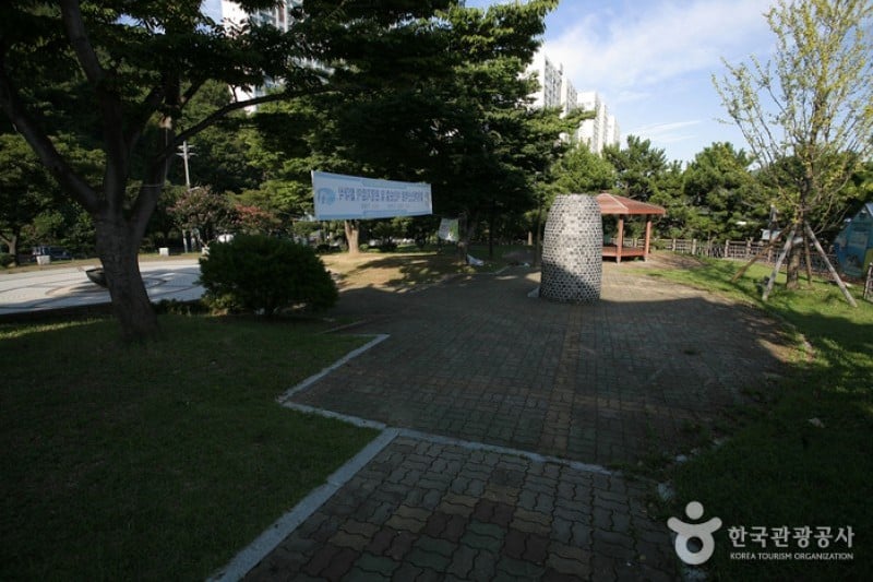 75广场 (3/6)