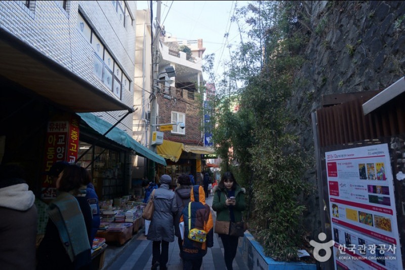 宝水洞书店胡同보수동 책방골목 (3/10)