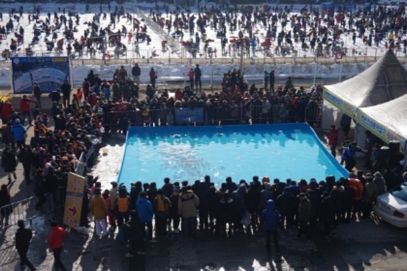 洪川江冬季庆典