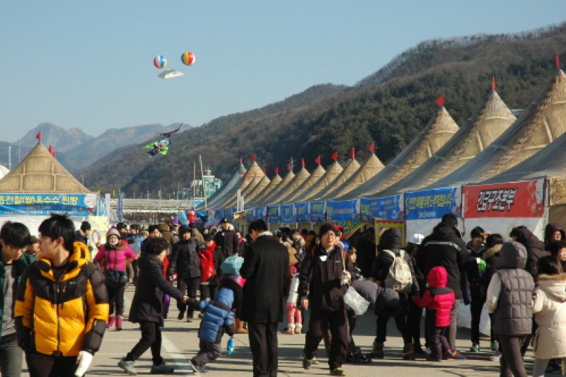 洪川江冬季庆典