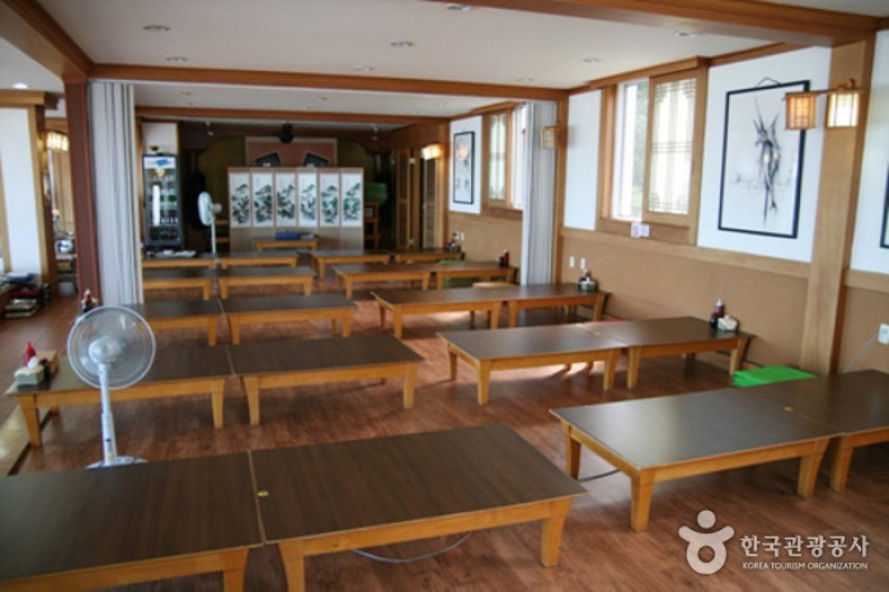 日出峰生鱼片店